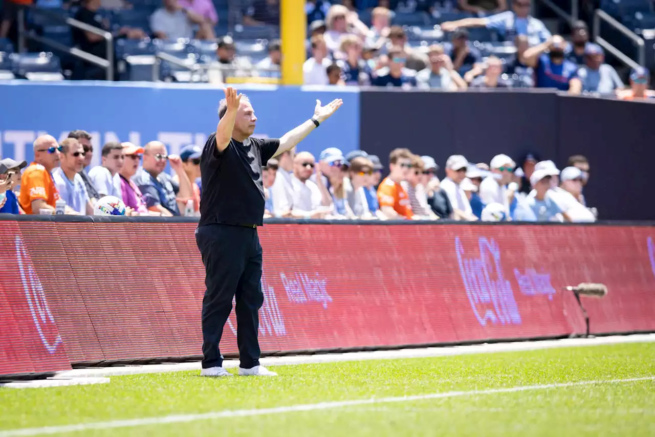 Bruce Arena's outspoken coaching career ends, for now, with an apology