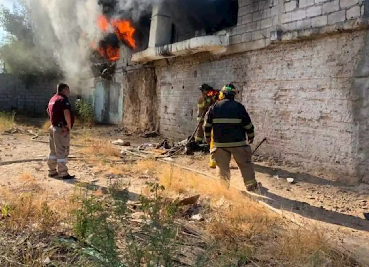 Por cortocircuito arde dulcería en Ciudad Frontera; tras hora y media controlan el siniestro