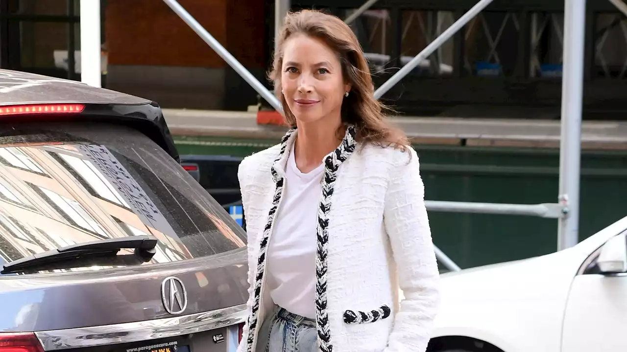 Christy Turlington clôt le défilé Ralph Lauren de New York toute d'or vêtue