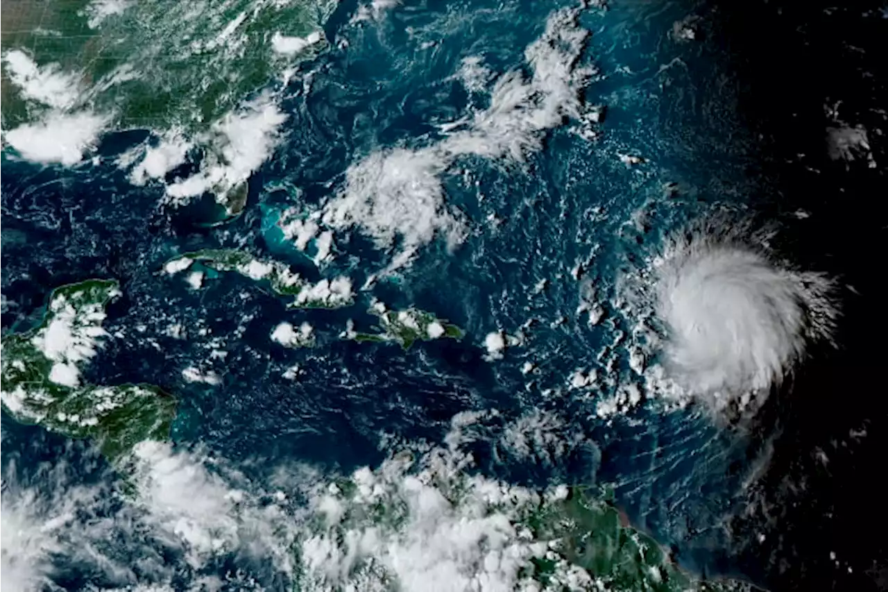 Hurricane Lee generates big swells along northern Caribbean while it churns through open waters