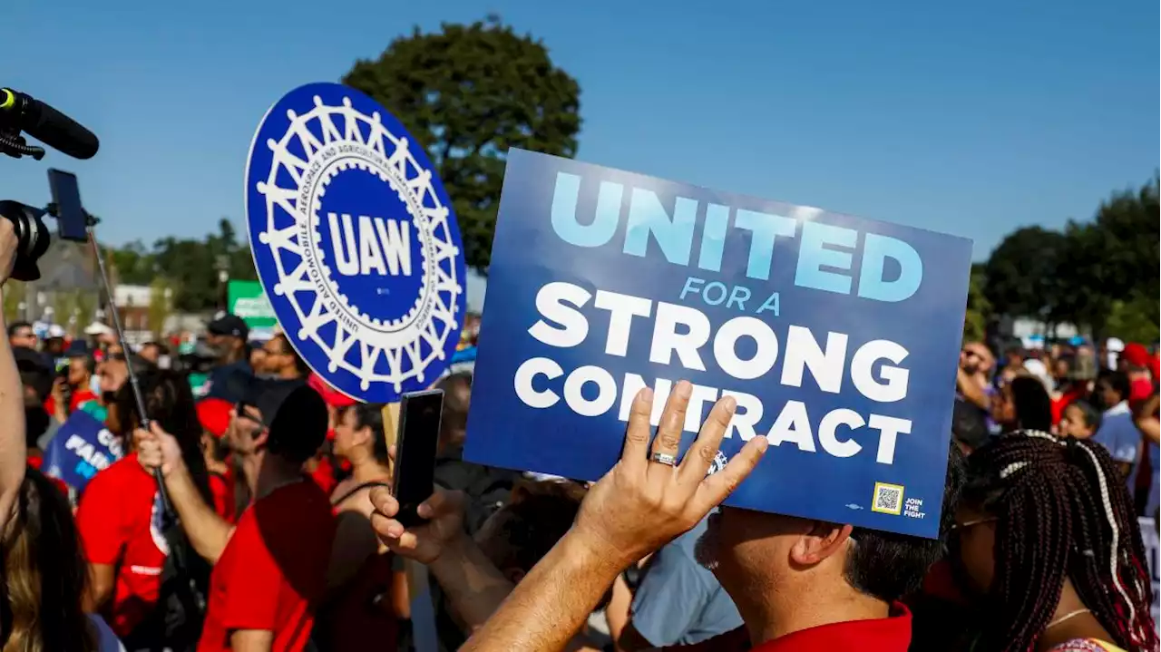 UAW strike deadline looms: What are autoworkers' demands?