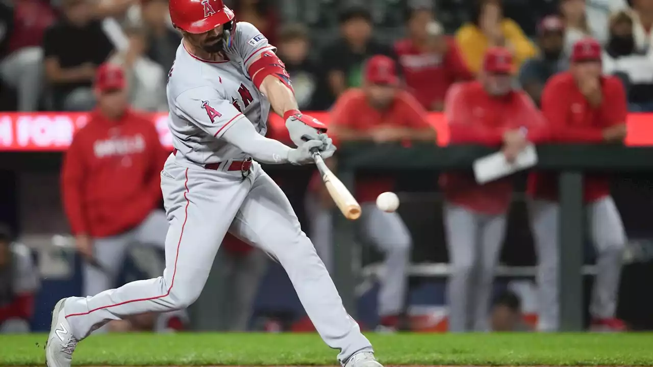 Grichuk has RBI single to key Angels' three-run 11th in 8-5 win over Mariners