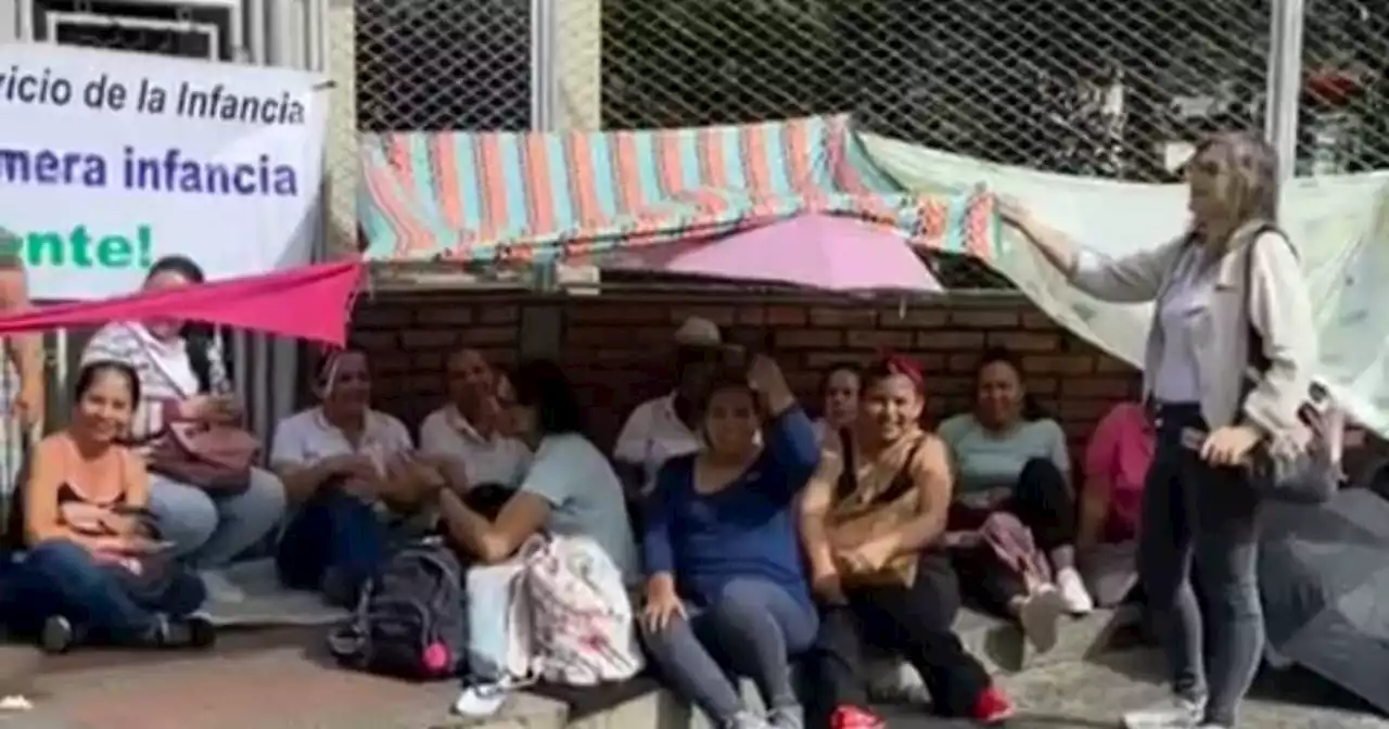 Madres comunitarias protestan por irregularidades de operador con más de mil niños de Cali y Palmira