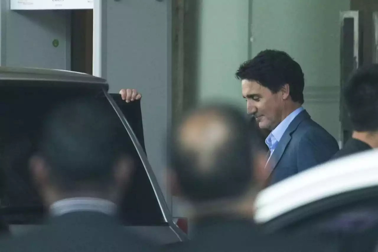 Liberal MPs meet to prep for fall sitting, as Trudeau stares down slumping polls