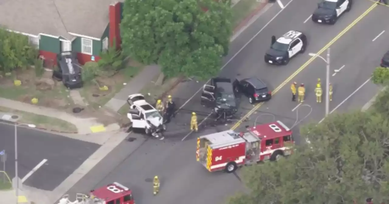 Seven injured in multi-car crash in Baldwin Hills