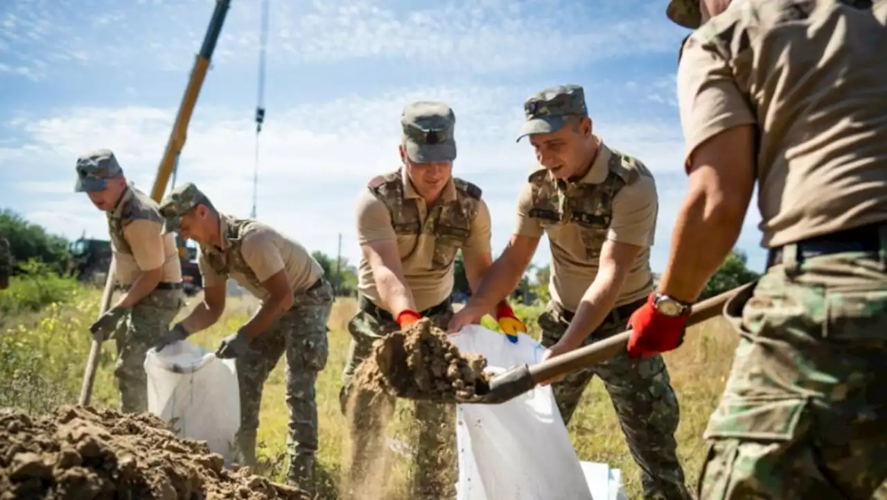 Romania builds air-raid shelters near Ukraine border