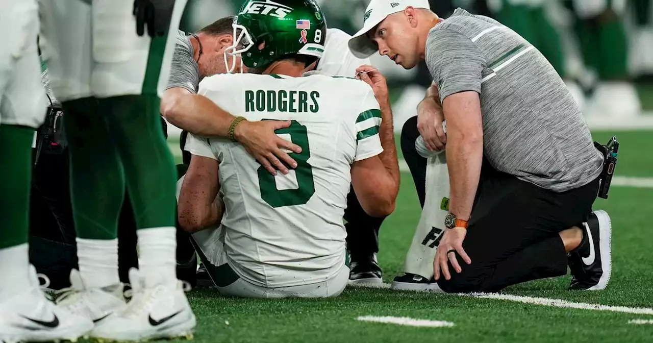 Aaron Rodgers leaves New York Jets debut with leg injury