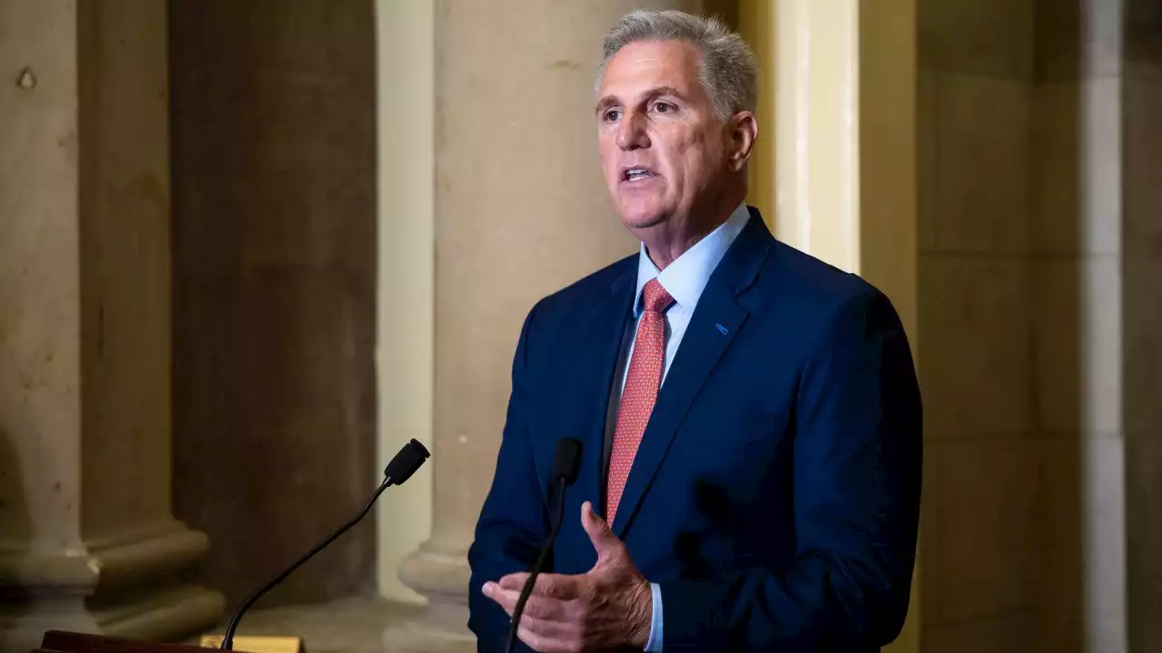 McCarthy pide una investigación formal de juicio político contra Biden