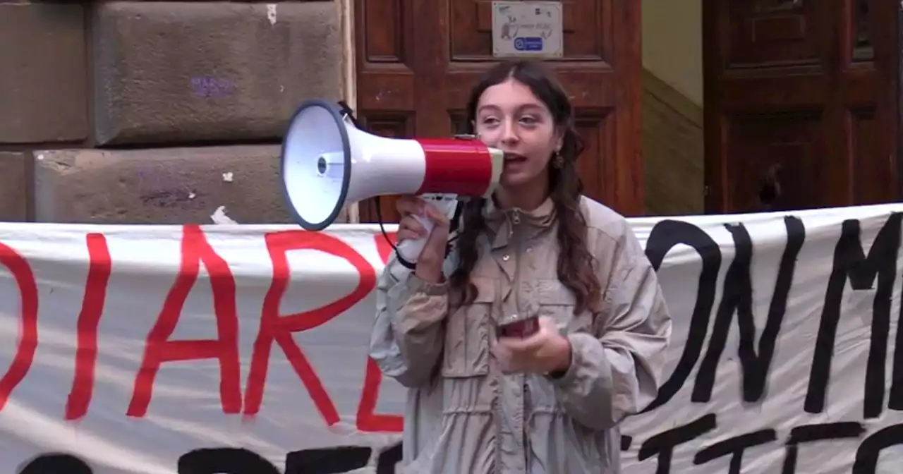 Protesta degli studenti a Roma: 'Caro libri insostenibile, dal governo solo dichiarazioni incommentabili'