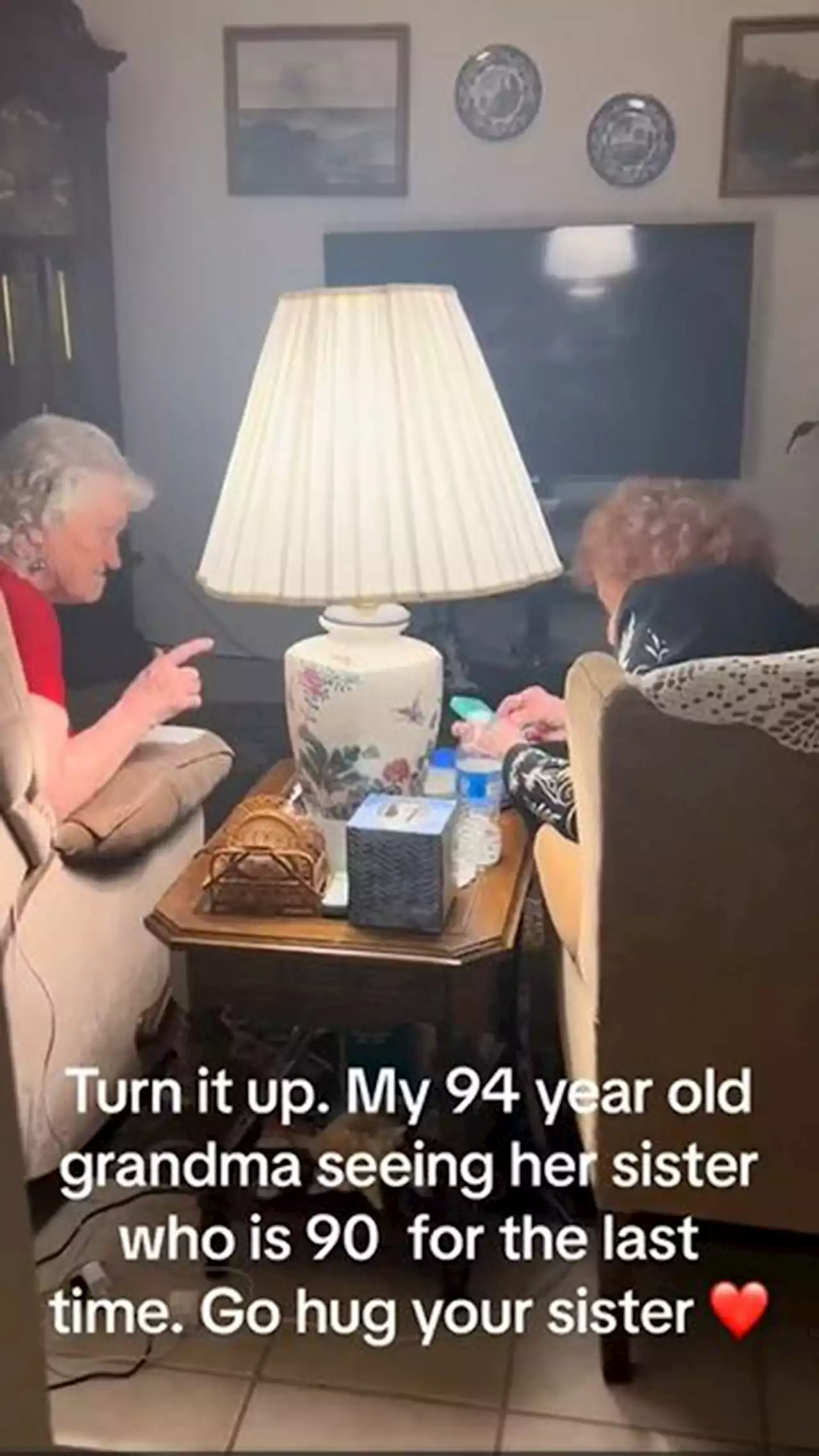 94-year-old woman travels across US to see 90-year-old sister one last time