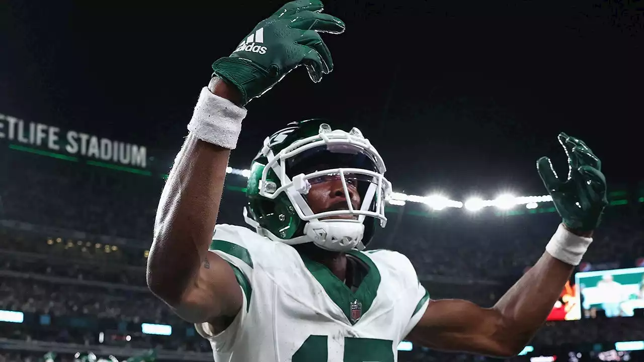 Garrett Wilson makes unbelievable acrobatic catch for Jets' first touchdown of season