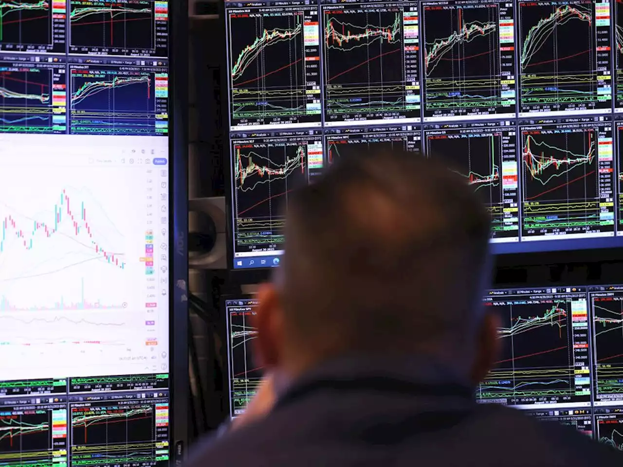 Robot stock analysts are very human when it comes to forecasting markets