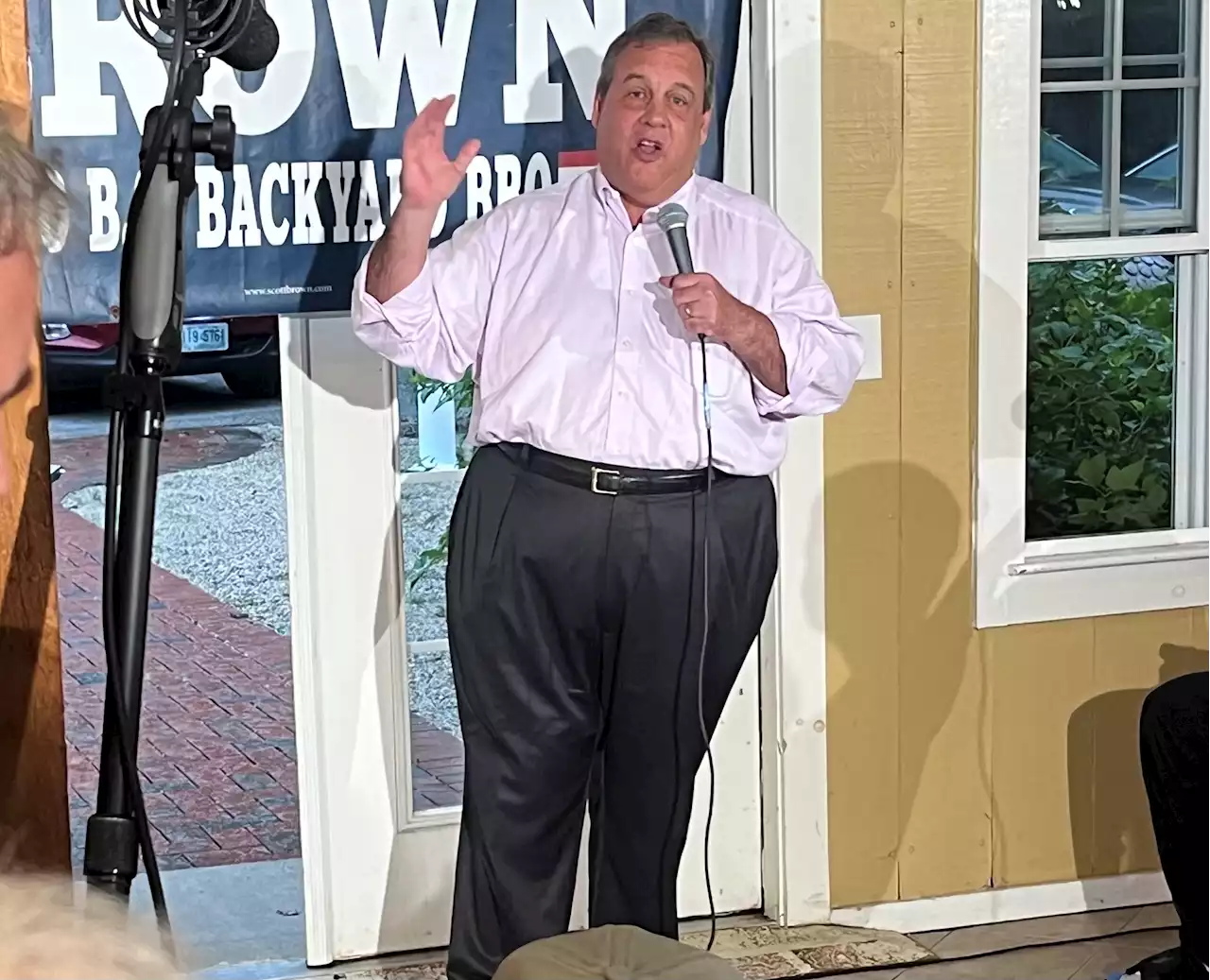 Chris Christie Back In New Hampshire Again, Pounding Away At Trump Again