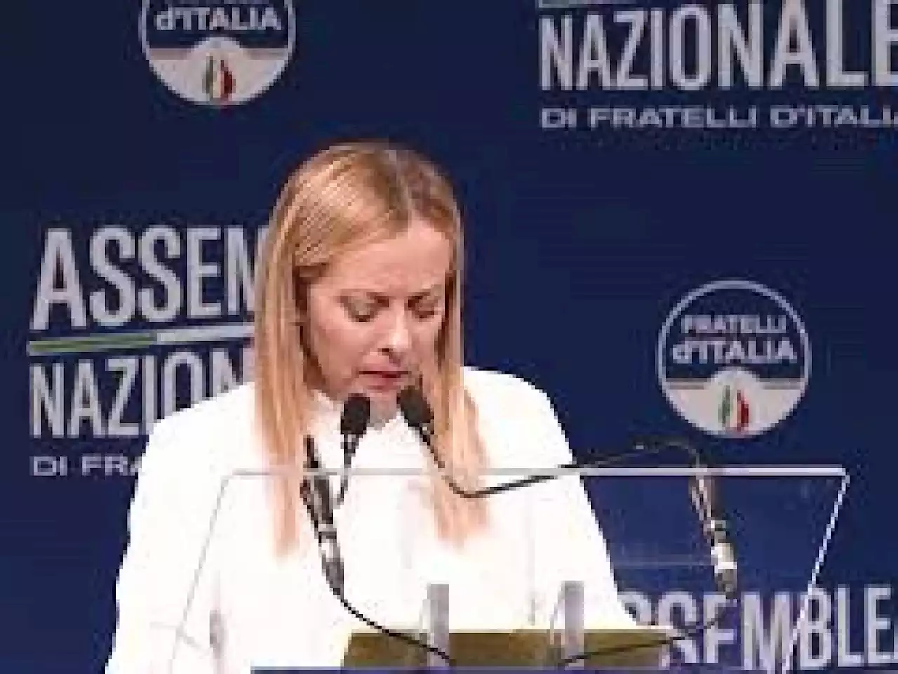 Meloni: Vincolo coalizione richiede responsabilità, non sprecare energie in atteggiamenti egoistici