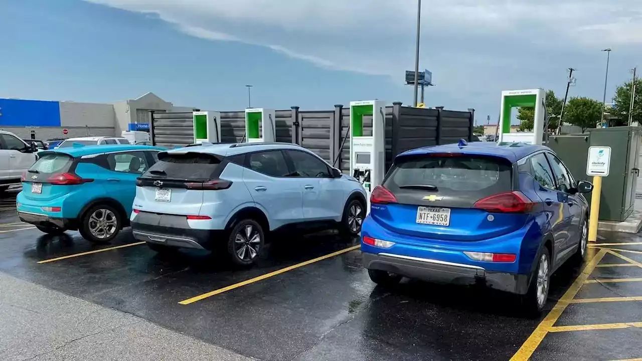 US Energy Secretary's Staff Blocked Charger With ICE Car On EV Road Trip