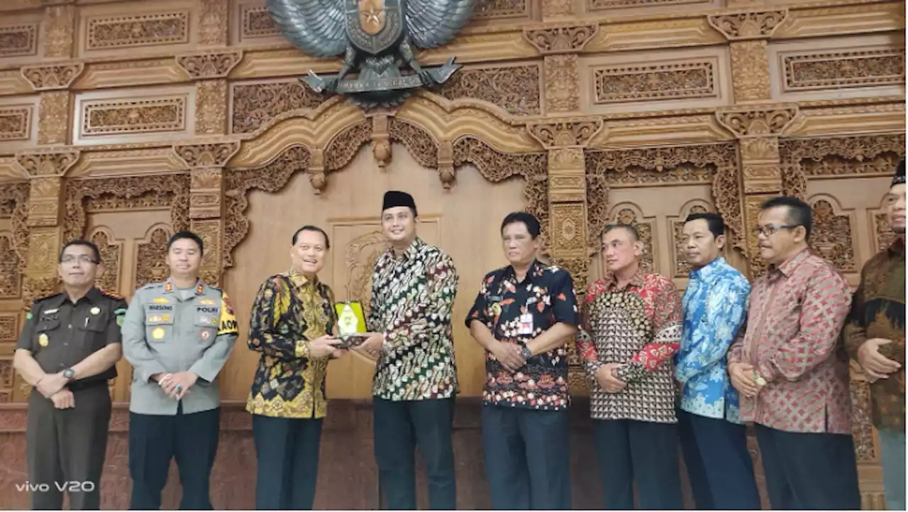 Kunker ke DPRD Klaten, Ketua MKD Sosialisasikan Tugas dan Fungsi DPR Termasuk Hak Imunitas