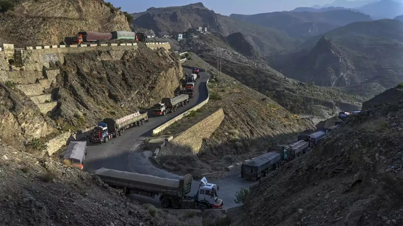 - Afghanistan Memanas, Penyeberangan Perdagangan Tersibuk Kedua Negara Ditutup