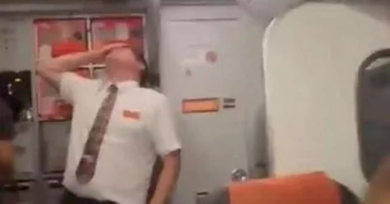 EasyJet passengers cheer wildly as couple caught having sex in loo