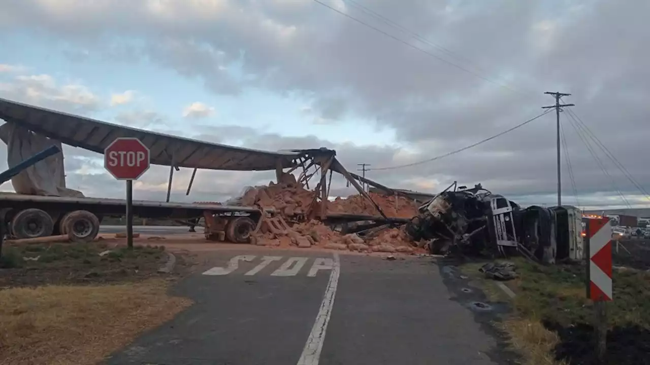 Four killed, nine injured as two trucks burst into flames after colliding with bus in Free State