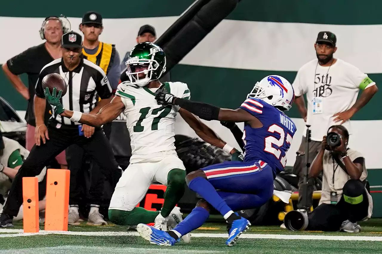 Garret Wilson hauls in ridiculous touchdown catch against Bills