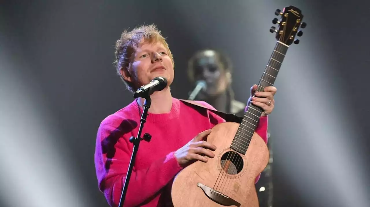 Ed Sheeran débarque par surprise dans un mariage à Las Vegas et interprète un titre inédit