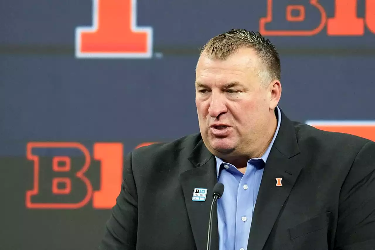 Bret Bielema makes curious comment about Penn State; early PSU-Illinois predictions are in, and more