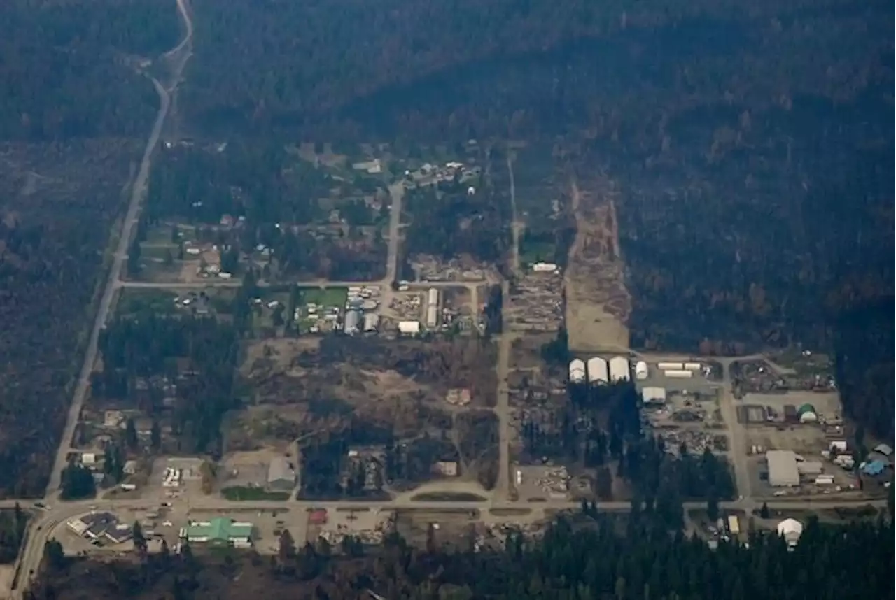 B.C. premier announces task force on climate emergencies on tour of wildfire disaster