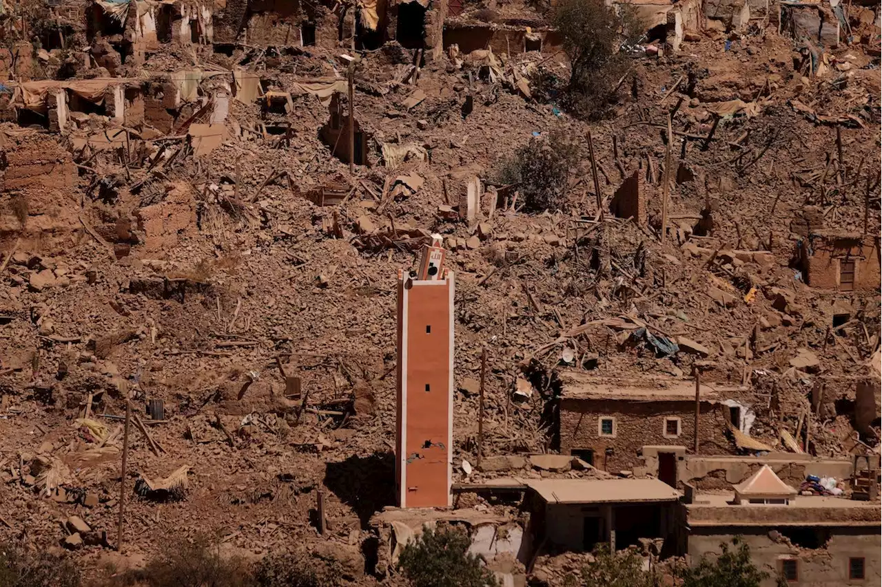 Morocco earthquake death toll passes 2,800, survivors camp outdoors