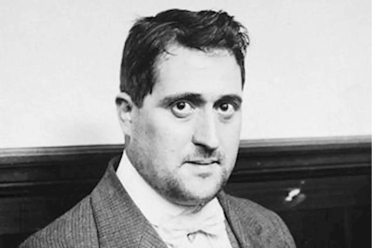 Lorànt Deutsch explique pourquoi Guillaume Apollinaire n'était un pas un Saint