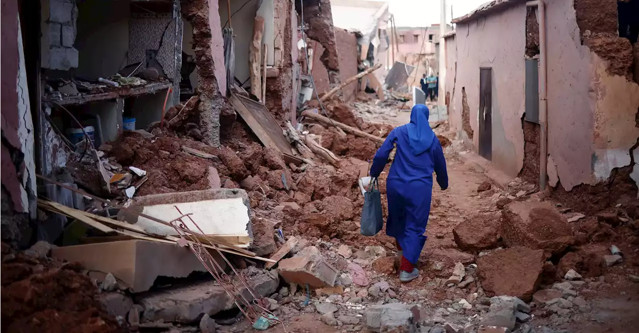 O caos no epicentro do sismo em Marrocos: 'Tenho lá o meu irmão, filhos e mulher'