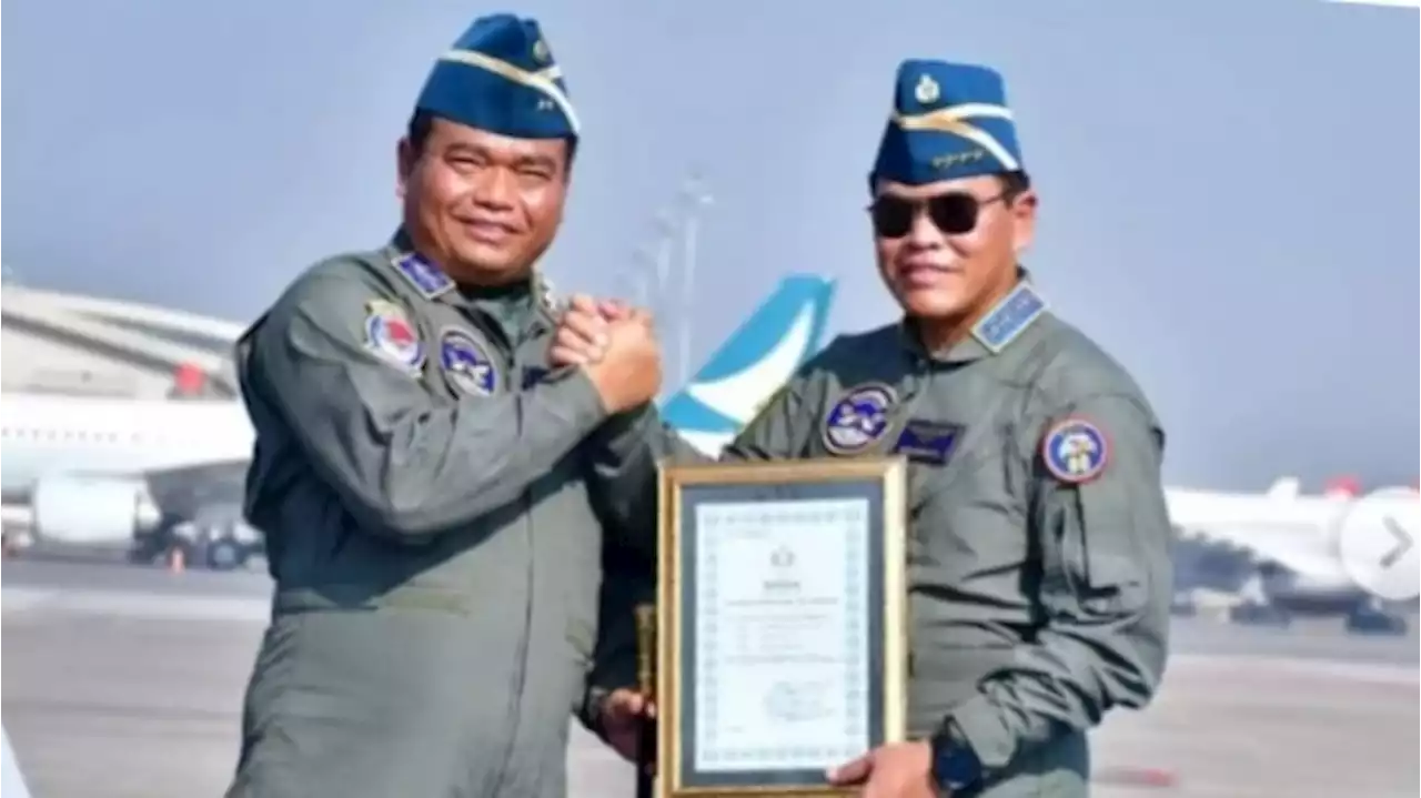 Terbangkan Heli Panther, KSAL Muhammad Ali Dapat Brevet Kehormatan Penerbangan TNI AL