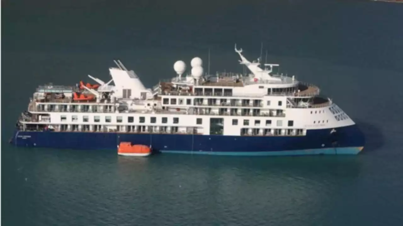 Australians among stranded as luxury cruise ship runs aground