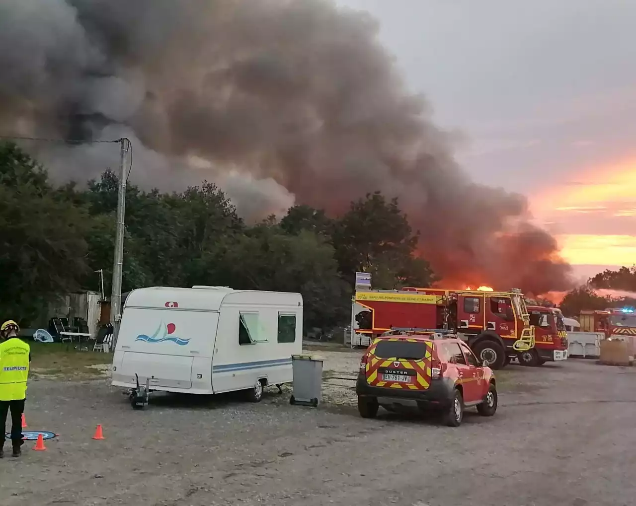 Seine-et-Marne. Incendie de la décharge sauvage de Nemours : la fumée est-elle dangereuse pour la santé ?