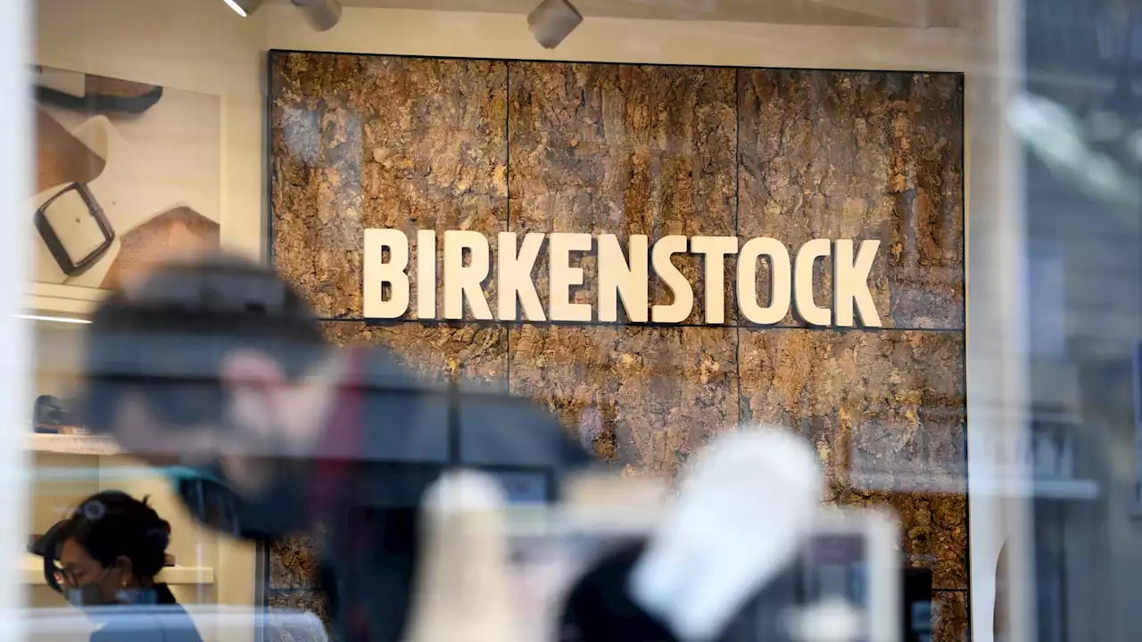 Le fabricant de sandales Birkenstock dépose son dossier d'entrée en Bourse à Wall Street