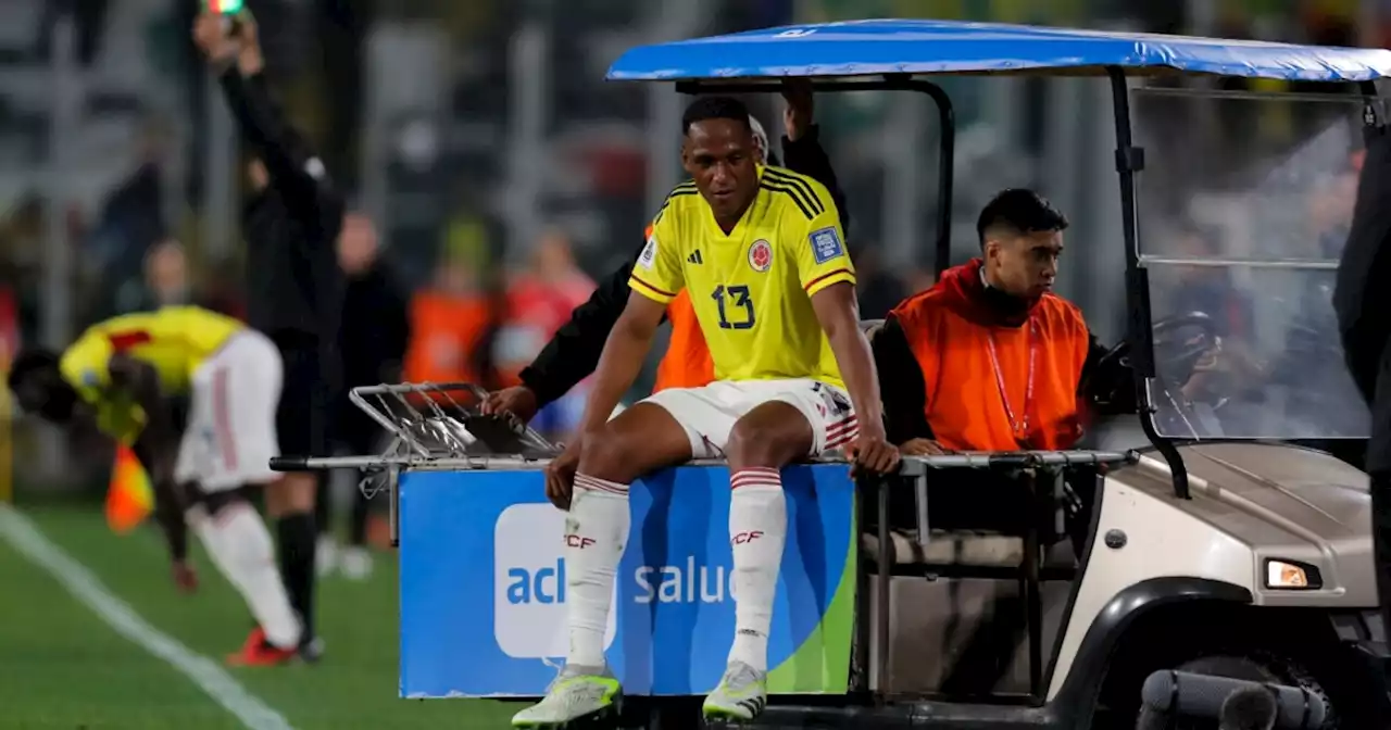 Yerry Mina volvió a lesionarse: salió en camilla en el partido de Colombia contra Chile