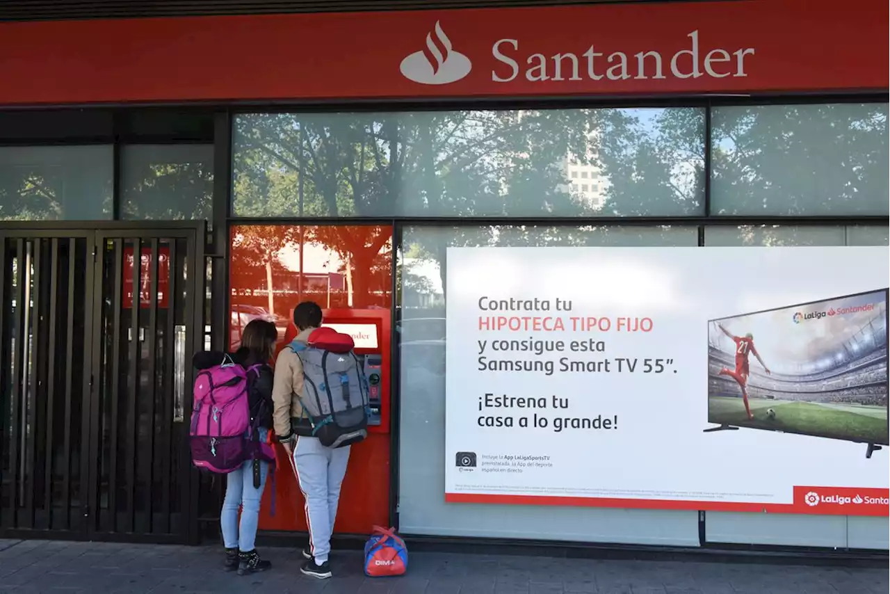 Santander cierra las 21 oficinas que tenía en Italia de su filial de consumo