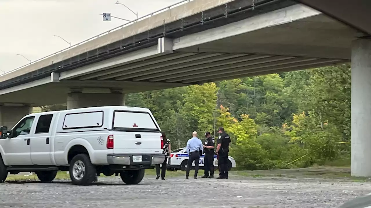 Ottawa police investigating discovery of human remains along the Rideau River