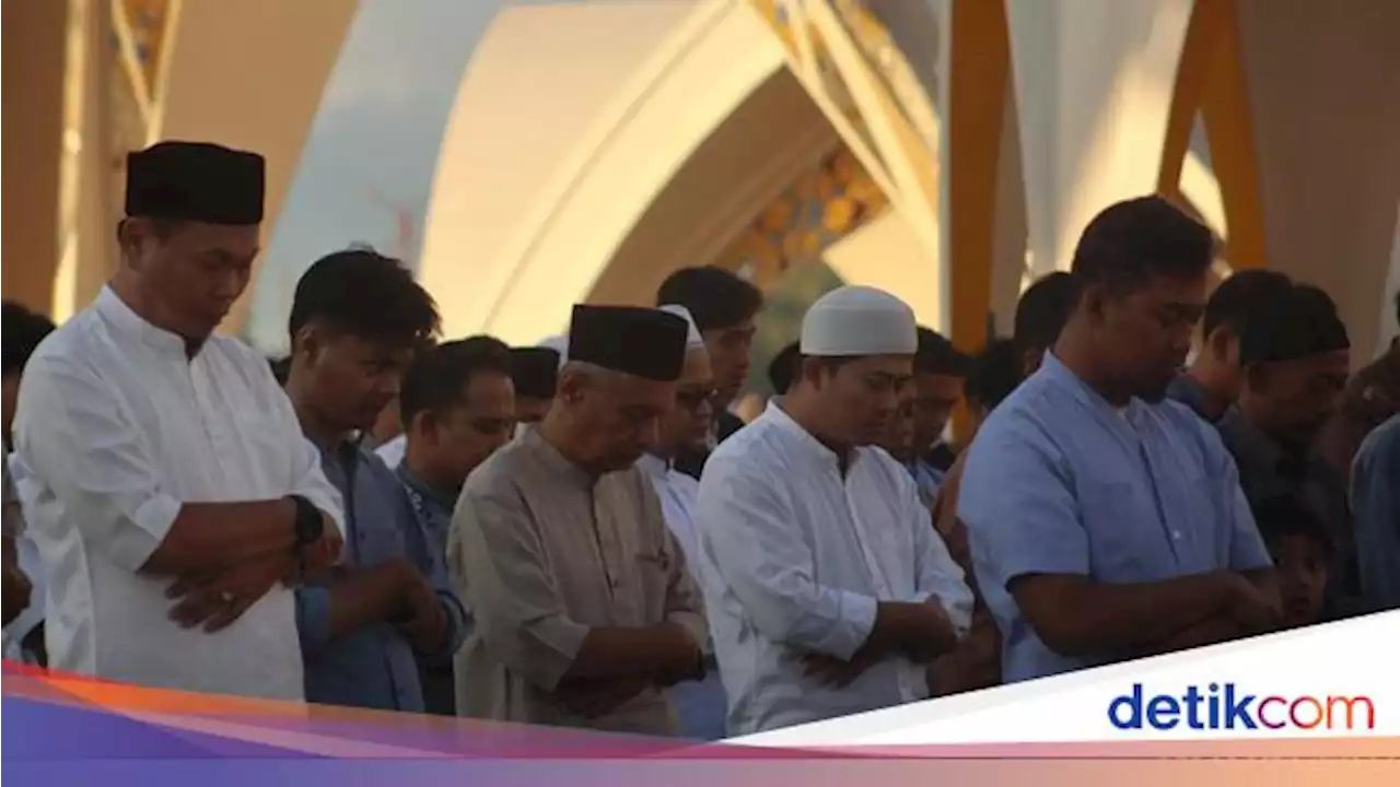 Tata Cara Sholat Tolak Bala dan Bacaannya Lengkap