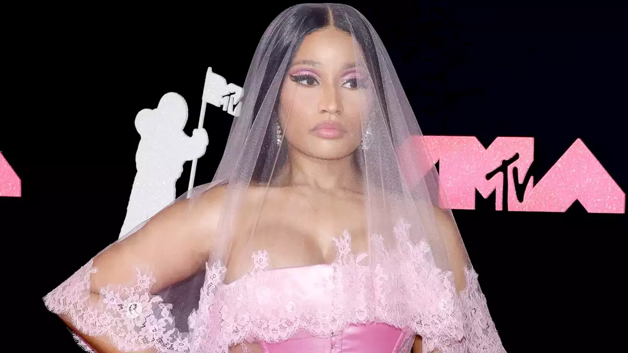 Nicki Minaj Stuns in Romantic Lace Pink Look With Veil at MTV VMAs