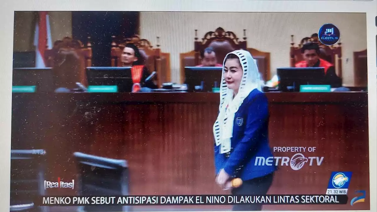 Hasnaeni Si Wanita Emas Menangis Tersedu-sedu Usai Divonis 5 Tahun Penjara Karena Kasus Korupsi