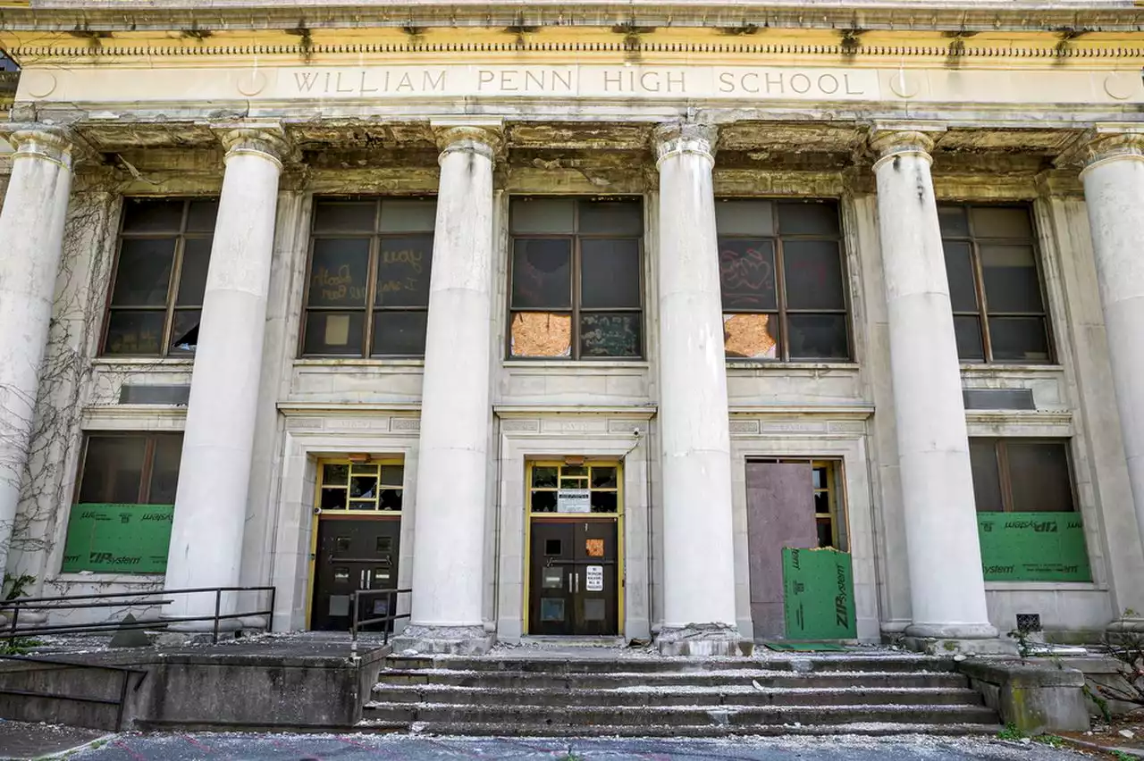 Harrisburg residents weigh in on the fate of former William Penn High School building