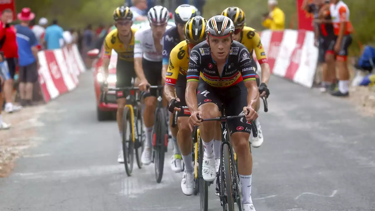 - Vuelta 2023, 17e étape : Evenepoel toujours seul en tête avant l'Angliru, le peloton se rapproche