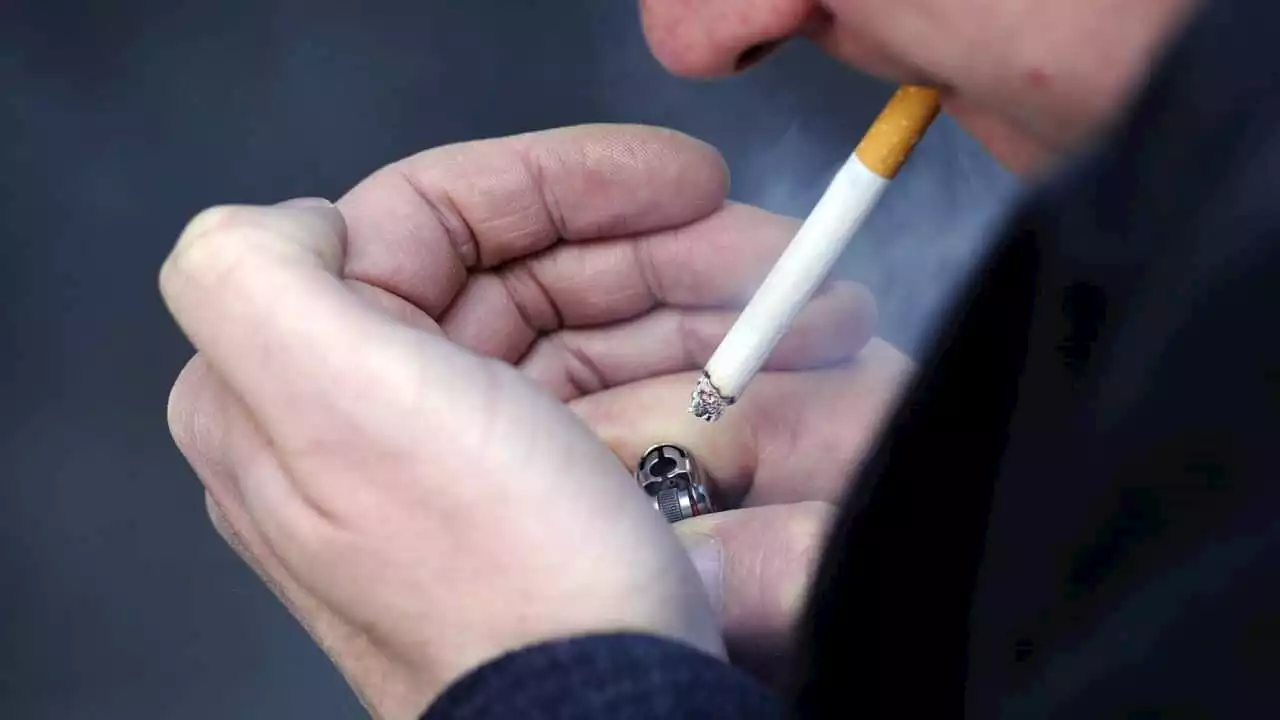 Labor ramps up fight against smoking amid dismay over climate health