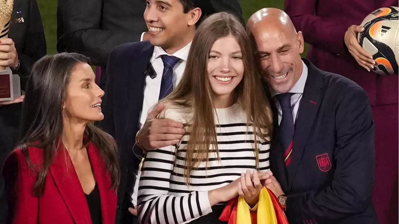 Nach Spaniens WM-Sieg in die Genitalien gefasst: Rubiales bittet Königsfamilie um Entschuldigung