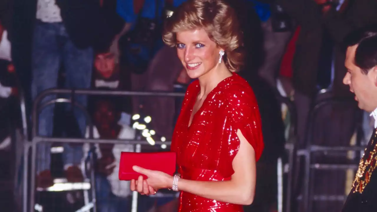 Lady Diana, popularité record: trois de ses robes vendues aux enchères 10 fois le prix payé en 1997