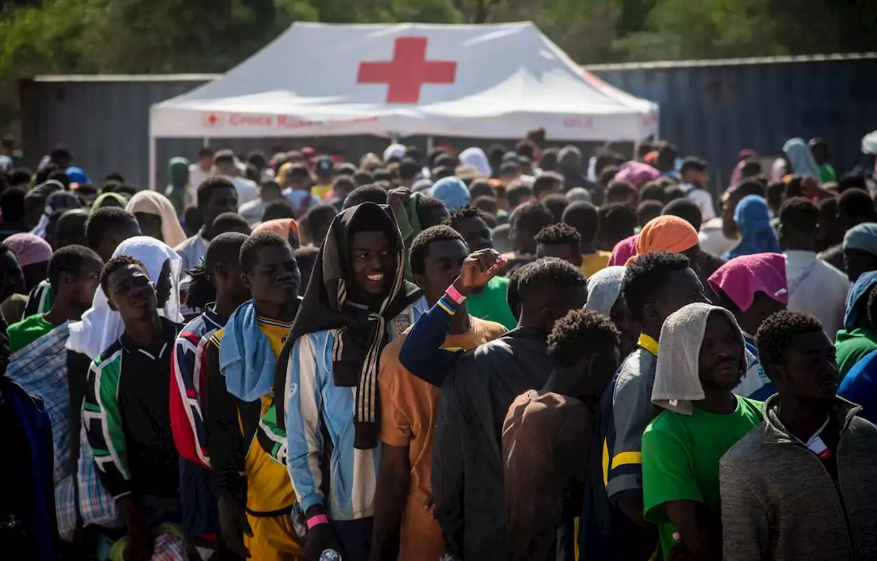 Que se passe-t-il à Lampedusa, où 6.000 migrants ont débarqué en 24 heures ?