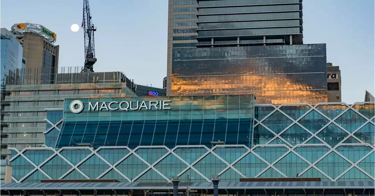 Macquarie Bank to begin phasing out cash and cheques