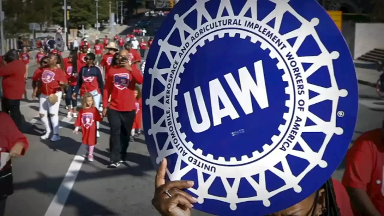 UAW update: United Auto Workers, automakers remain far from a deal as strike deadline approaches