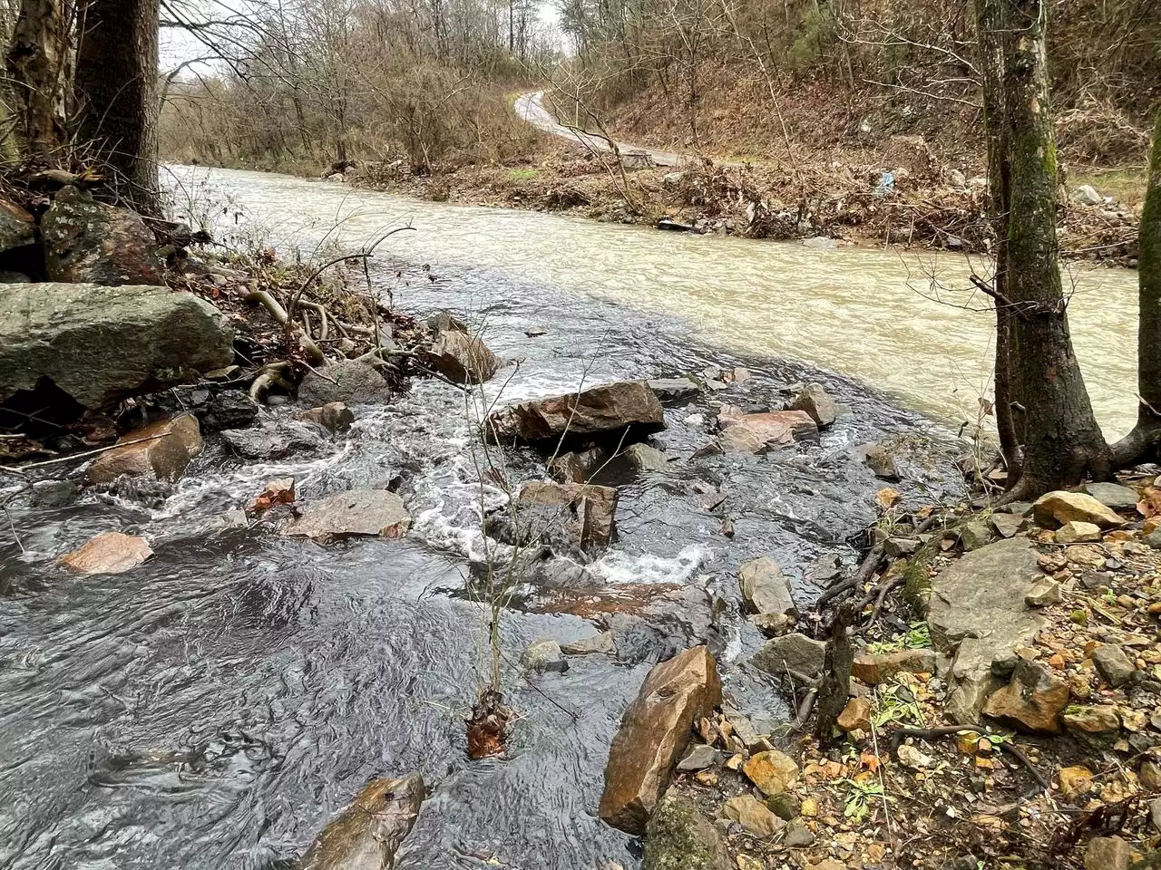 West Virginia governor’s coal company faces mounting fines, legal challenges in Alabama