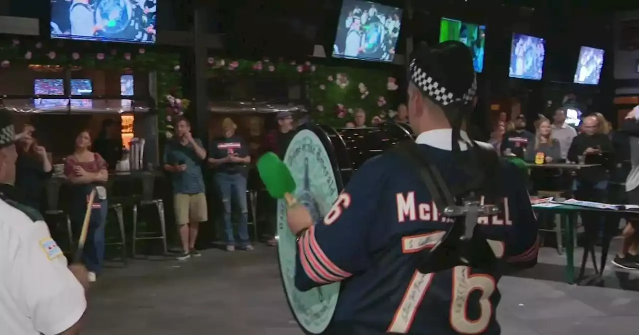 Fans gather to support Bears legend Steve McMichael during ALS fight